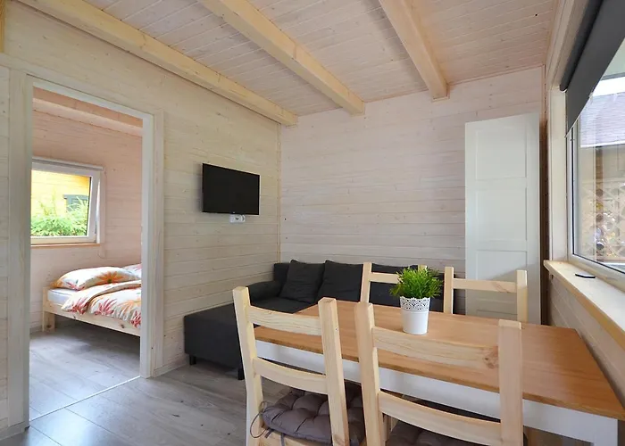 Pod Lasem Rusinowo (Slawno)