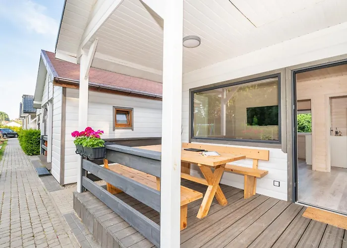 Pod Lasem Rusinowo (Slawno)