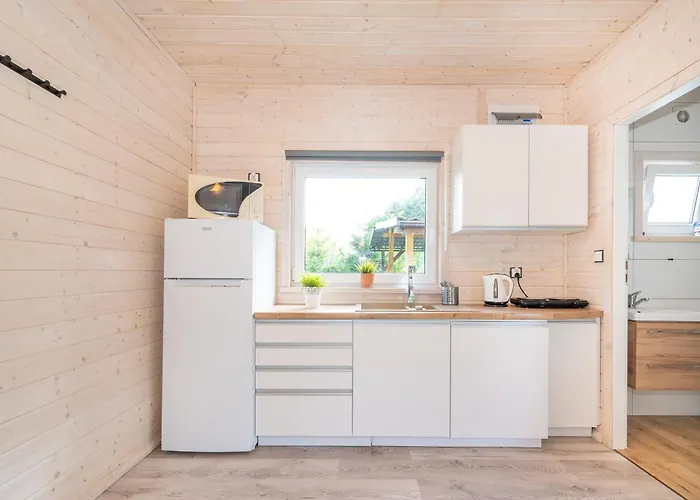 Pod Lasem Rusinowo (Slawno)